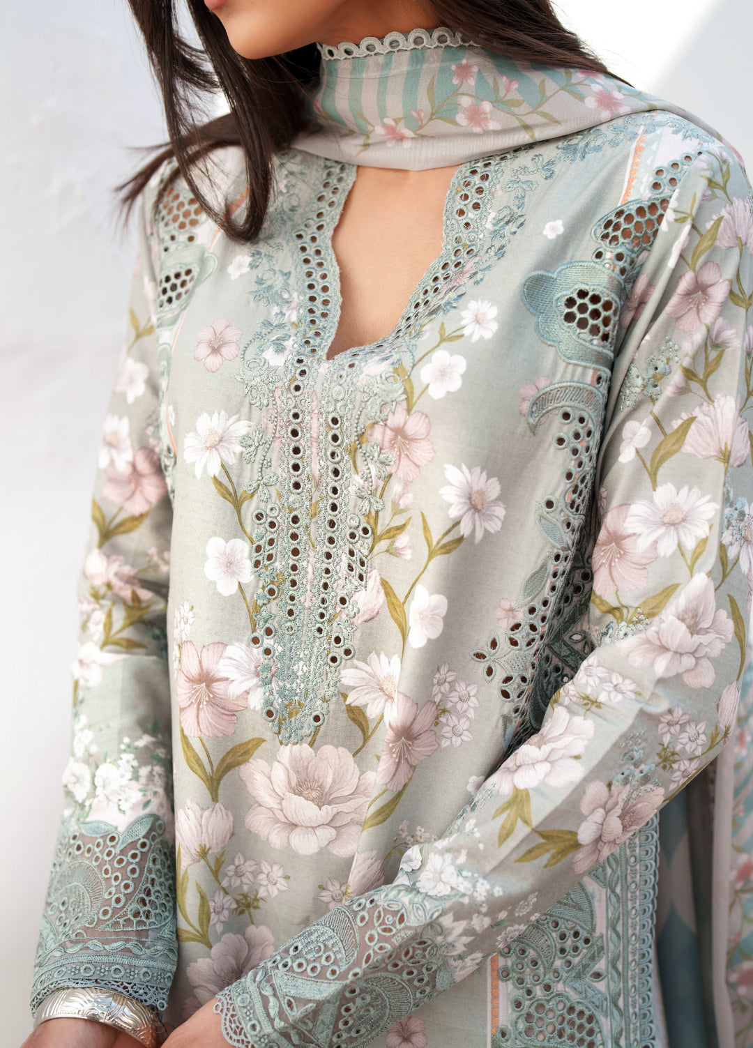 Sunspell by Afrozeh Unstitched Embroidered Lawn 3 Piece Suit AF26USL LUMIEREH ZWU-0118-3PO - Festive Collection