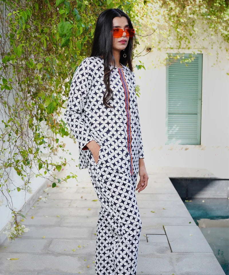 Dhaga Women Pret Printed 2 Piece Soft Crepe Graphglide DHLRC03 - Summer Collection