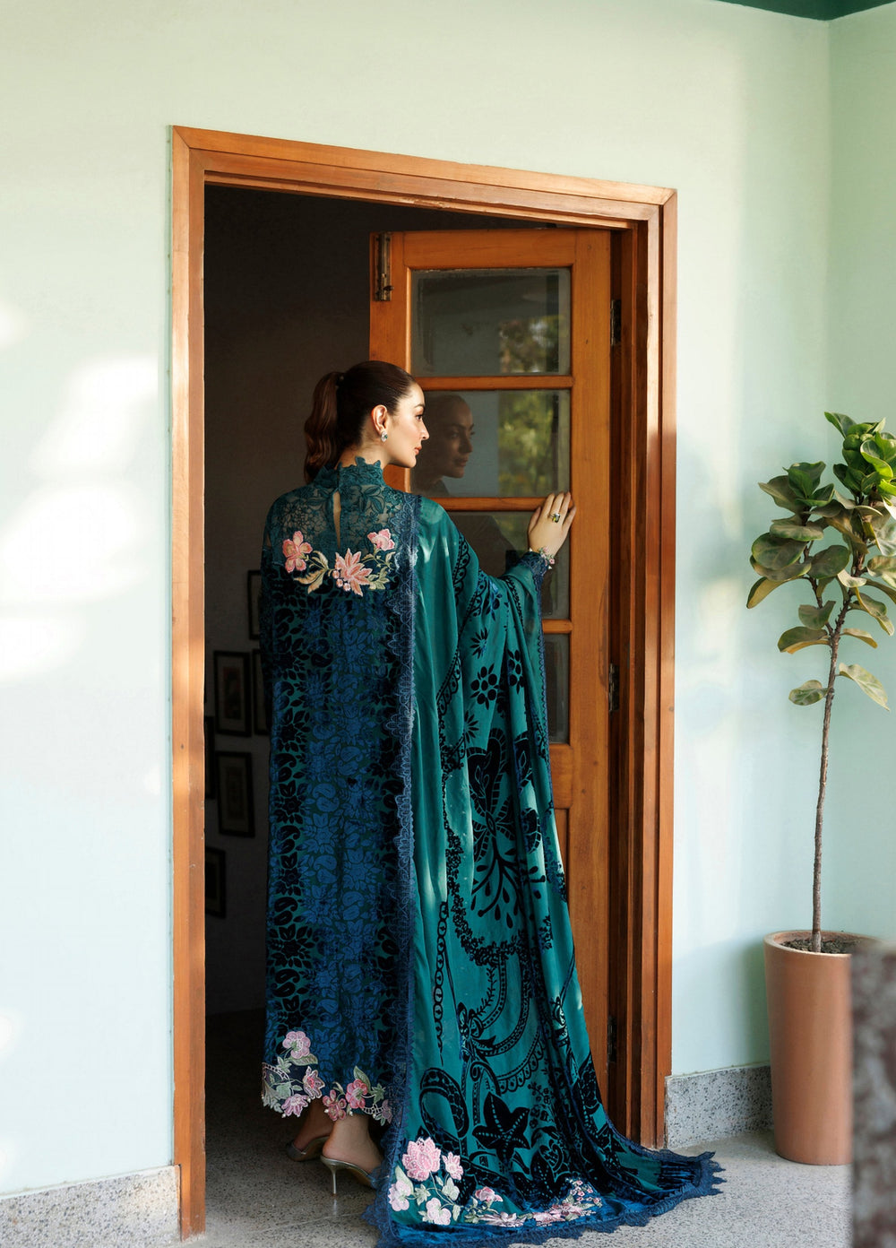 Plush Luxury by Asifa and Nabeel Unstitched Embroidered Velvet 3 Piece Suit Bella WLXU-08 - Festive Collection