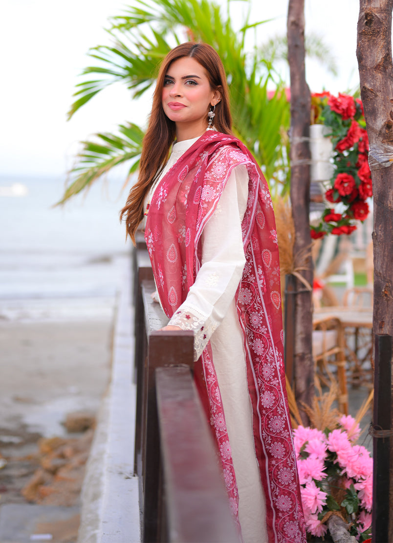 Noorkari by Ishq e Rang RTW Embroidered Lawn 3 Piece Suit Classic Off-White Casual Collection