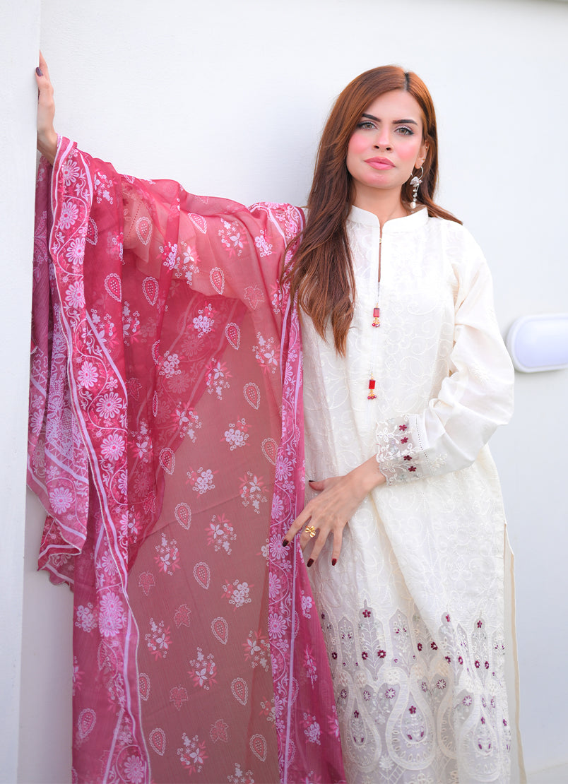 Noorkari by Ishq e Rang RTW Embroidered Lawn 3 Piece Suit Classic Off-White Casual Collection