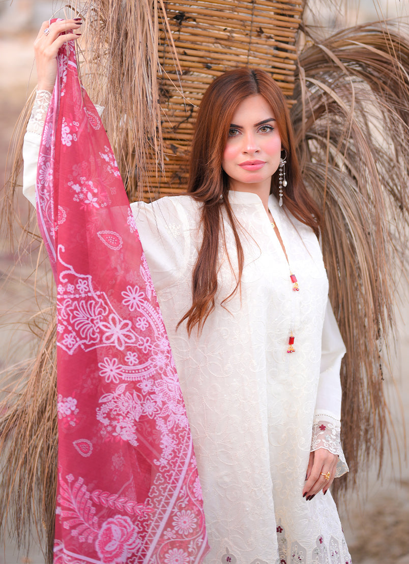 Noorkari by Ishq e Rang RTW Embroidered Lawn 3 Piece Suit Classic Off-White Casual Collection