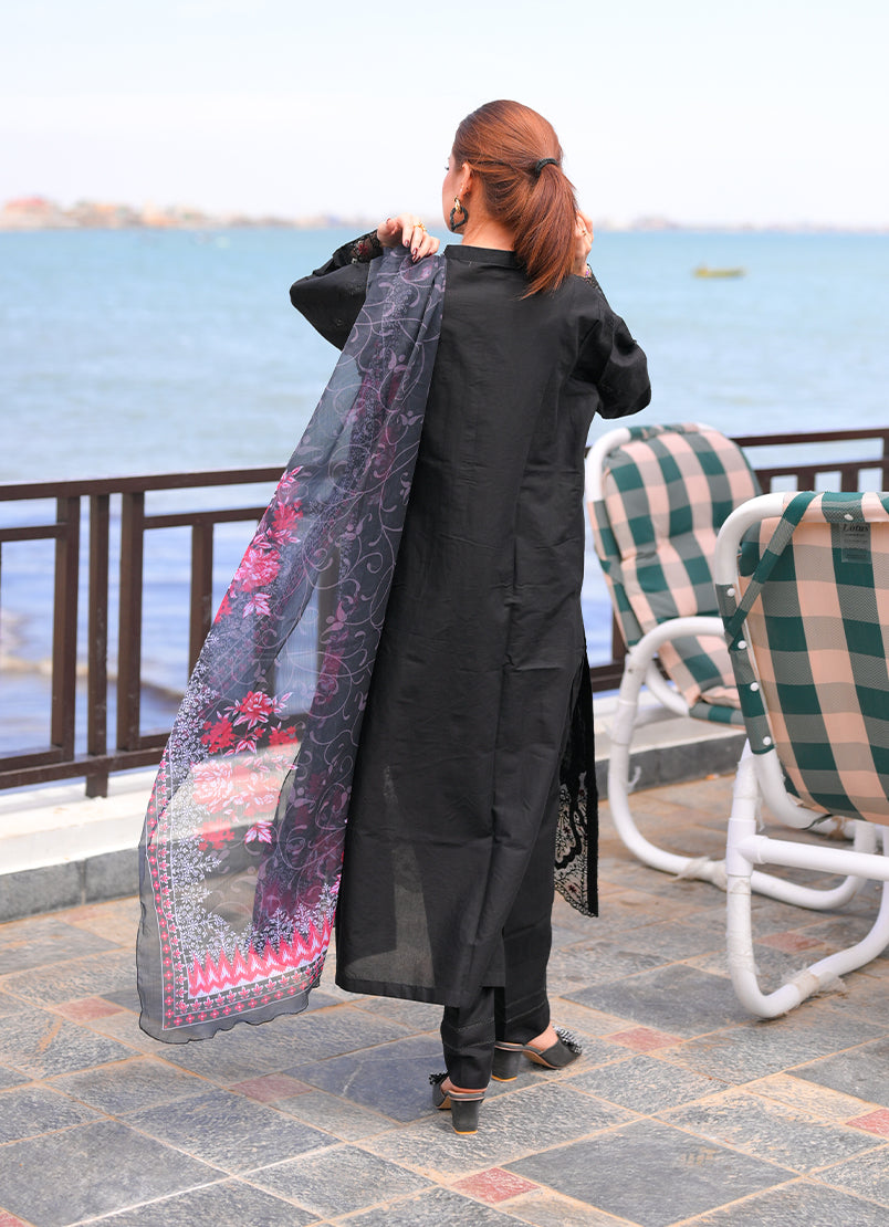 Noorkari by Ishq e Rang RTW Embroidered Lawn 3 Piece Suit Classic Black Casual Collection