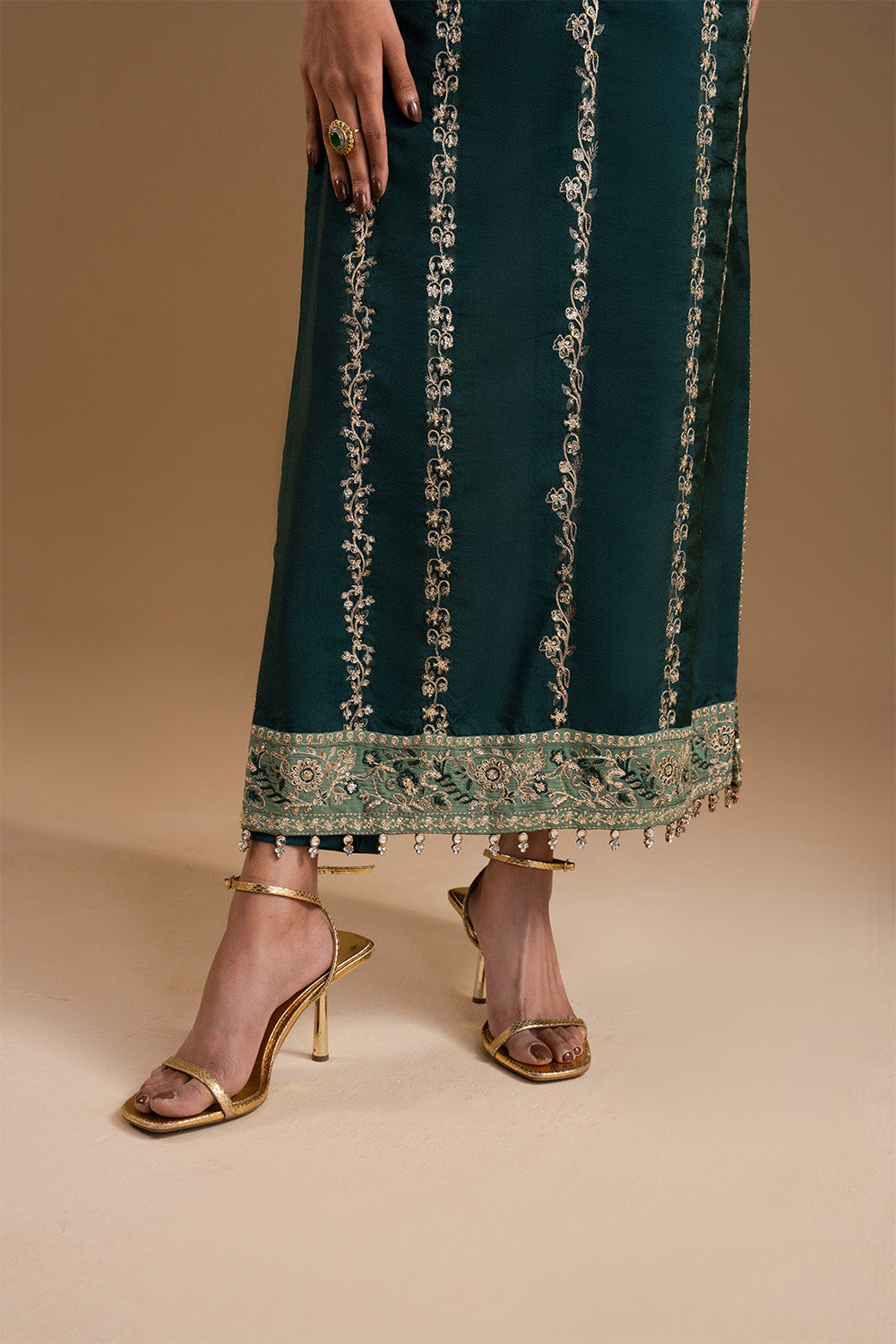 Afsany by Zariya RTW Embroidered Russian Silk 3 Piece Suit AZIN ZB50038 Festive Collection