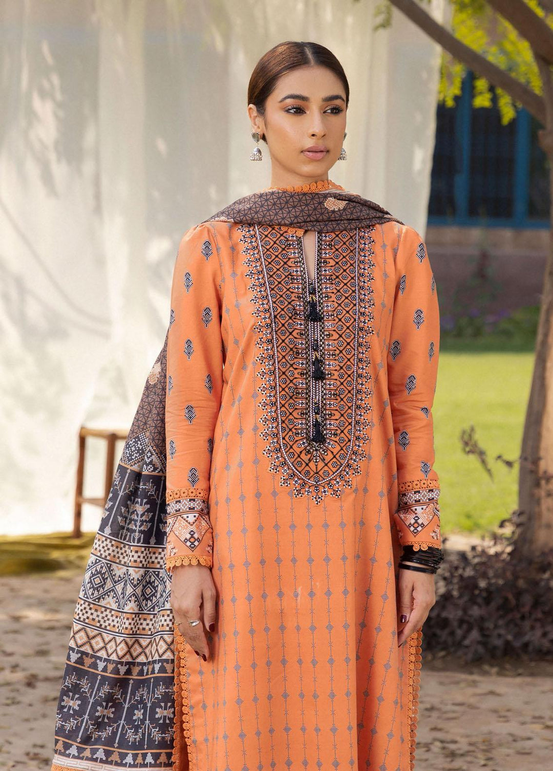 Aabyaan Embroidered Lawn Suits Unstitched 3 Piece ABY23P AP-03 Amira - Summer Collection