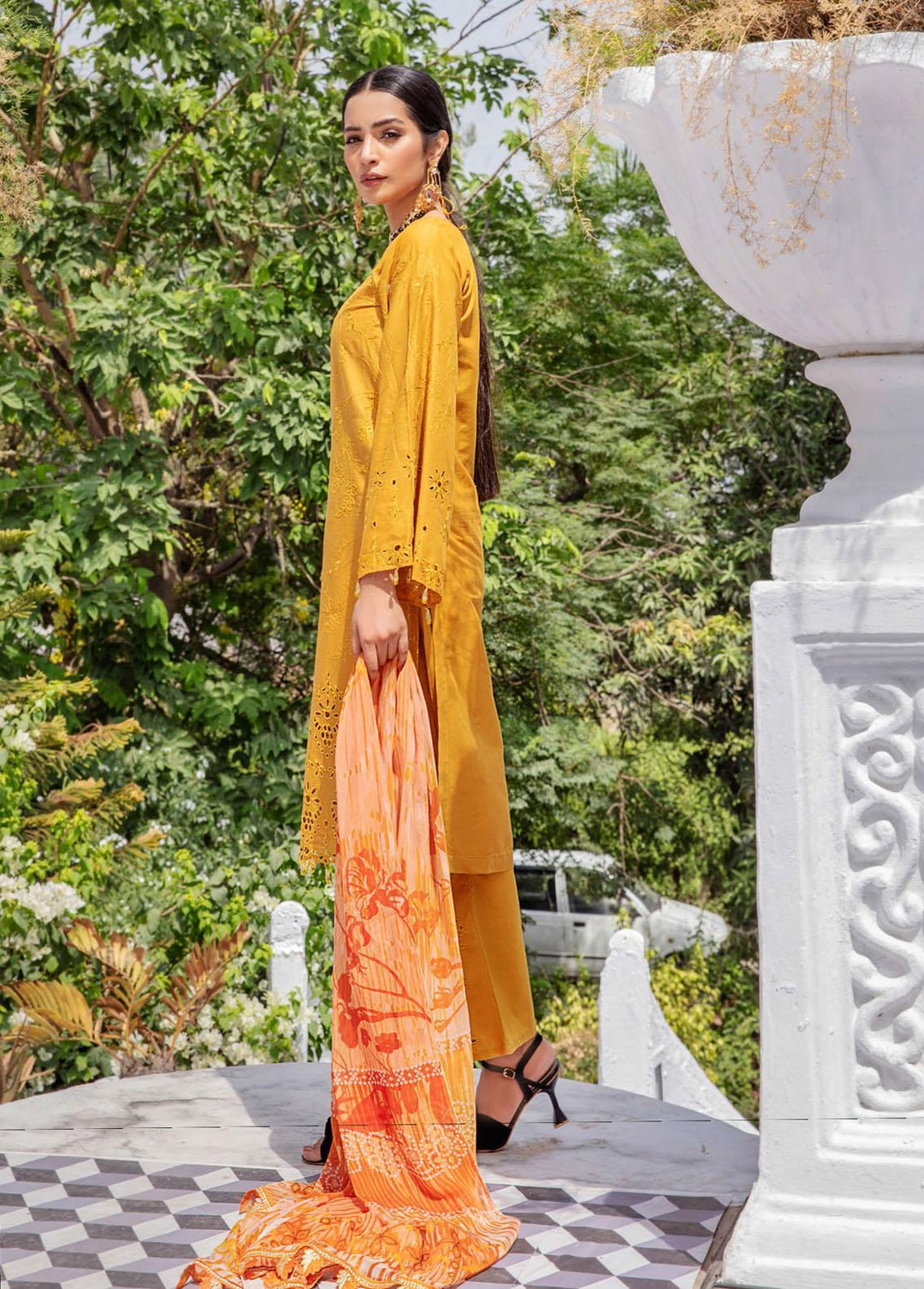 Aafreen By Riaz Arts Embroidered Lawn Suits Unstitched 3 Piece RA22AL D-07 - Summer Collection