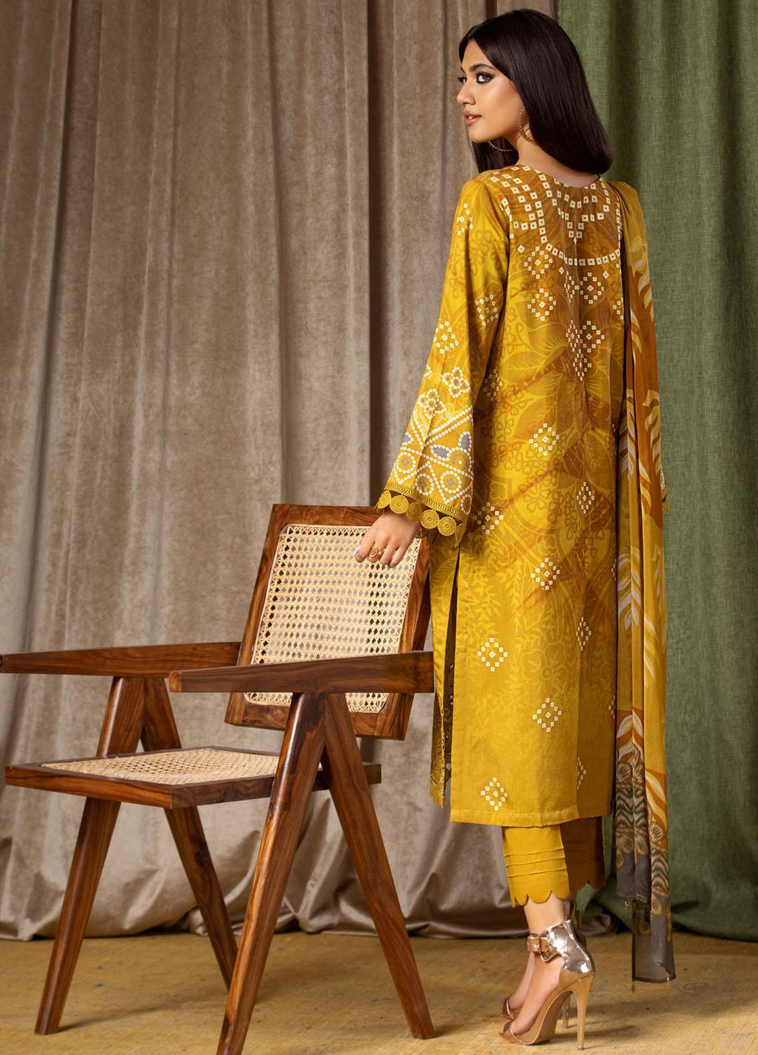 Aafreen By Riaz Arts Embroidered Chikankari Viscose Suits Unstitched 3 Piece RA23AV AF-64 - Winter Collection