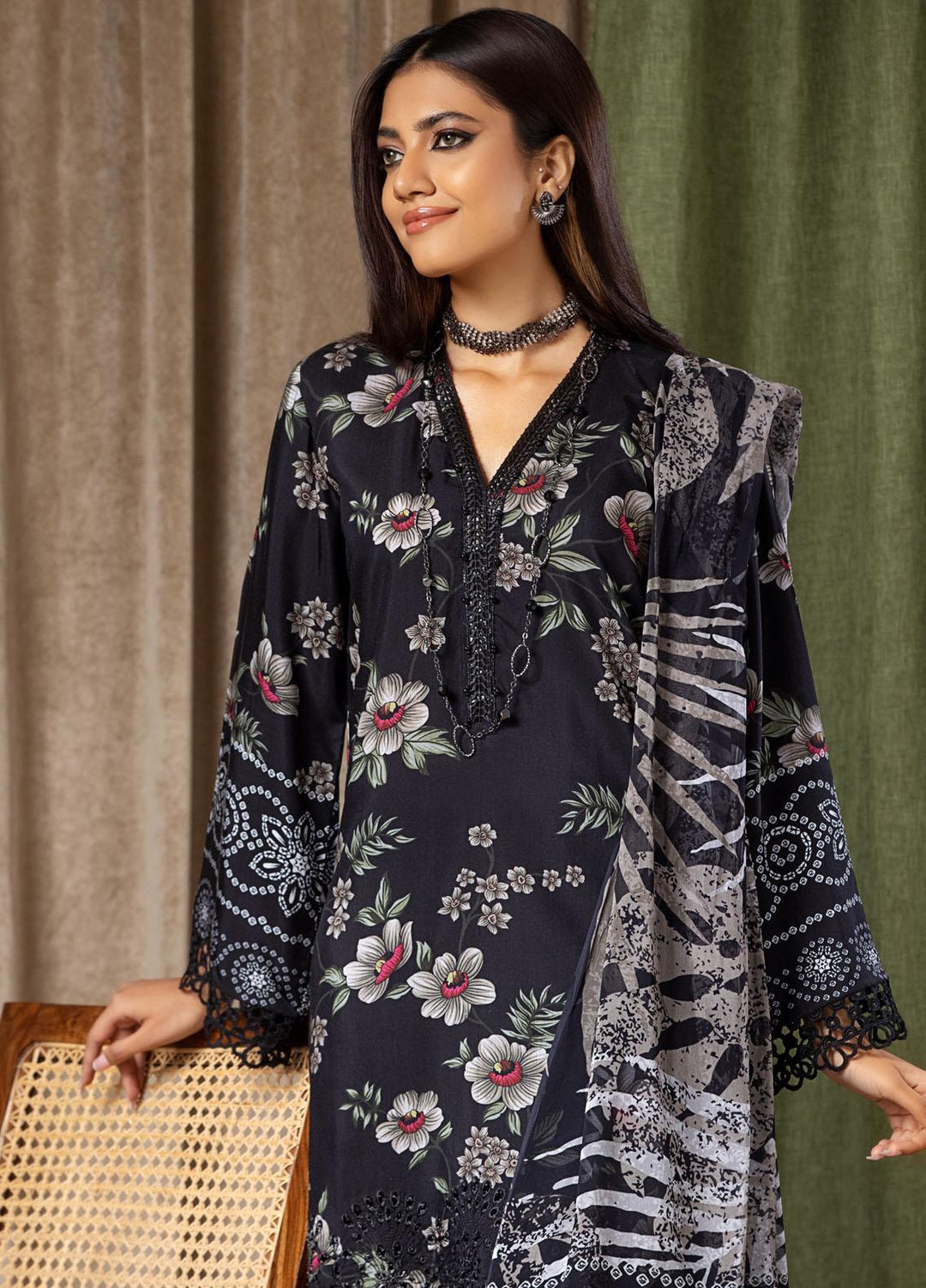 Aafreen By Riaz Arts Embroidered Chikankari Viscose Suits Unstitched 3 Piece RA23AV AF-65 - Winter Collection