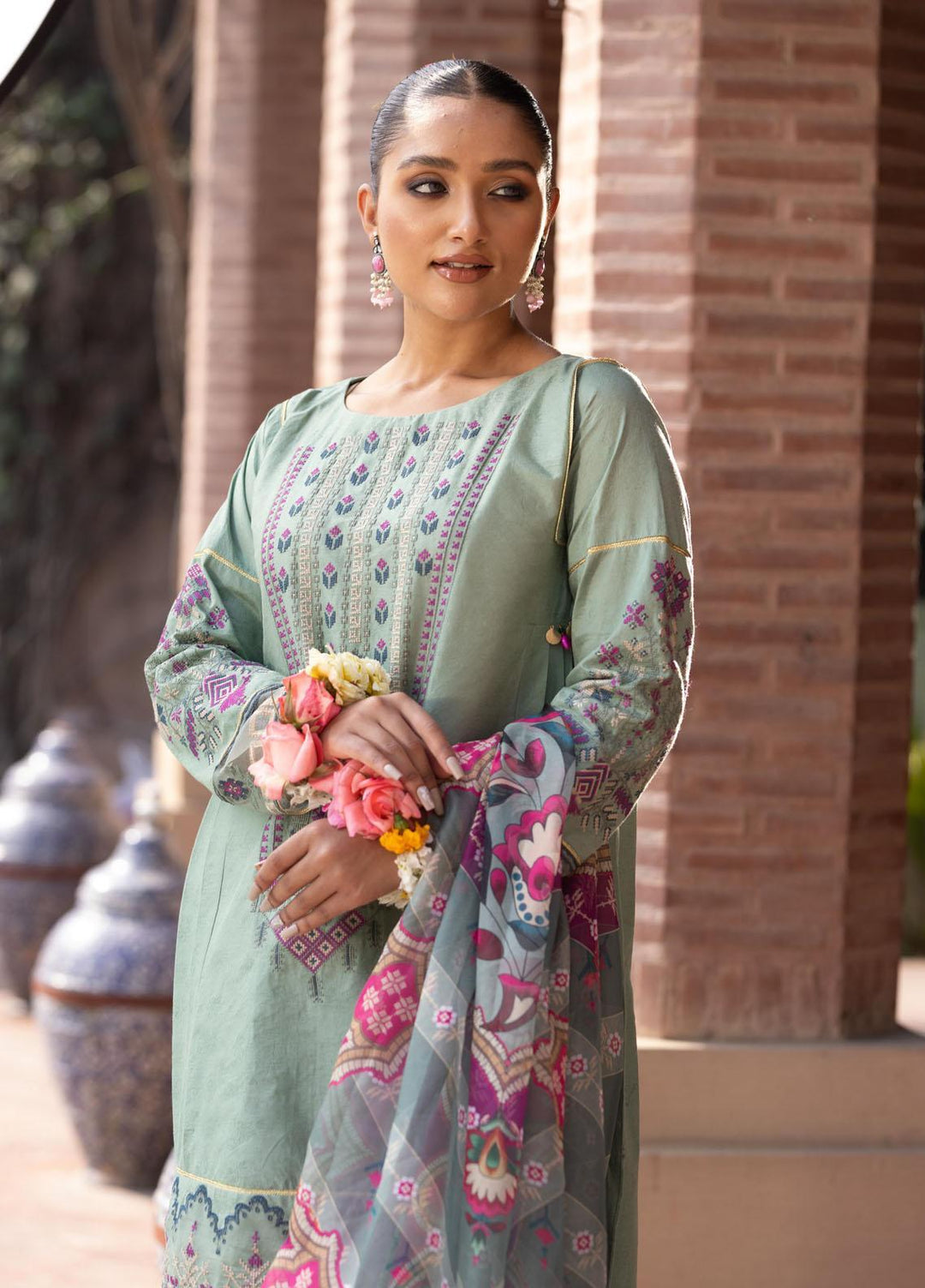 Aangan by Noorangi Embroidered Lawn Suits Unstitched 3 Piece NR22ANG Kunwal - Luxury Collection