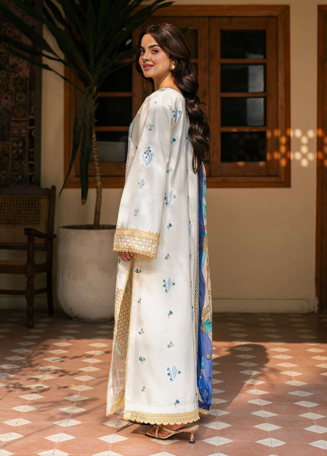 Aashiyana by Roheenaz Embroidered Lawn Suits Unstitched 3 Piece RN25AL RNZ-01 A Zoya - Summer Collection