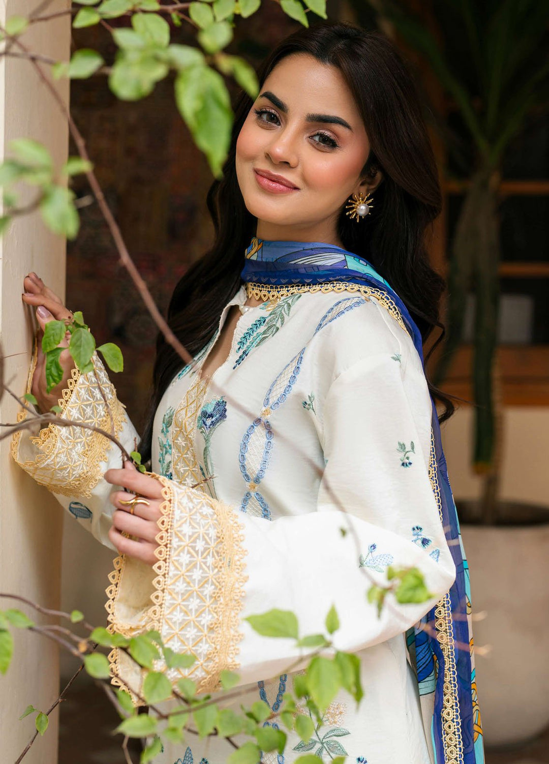 Aashiyana by Roheenaz Embroidered Lawn Suits Unstitched 3 Piece RN25AL RNZ-01 A Zoya - Summer Collection