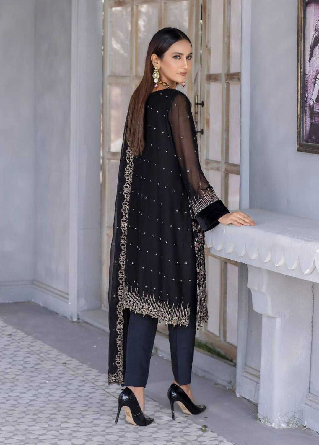 Aayra Embroidered Chiffon Suits Unstitched 4 Piece AY23C D-02 - Luxury Collection