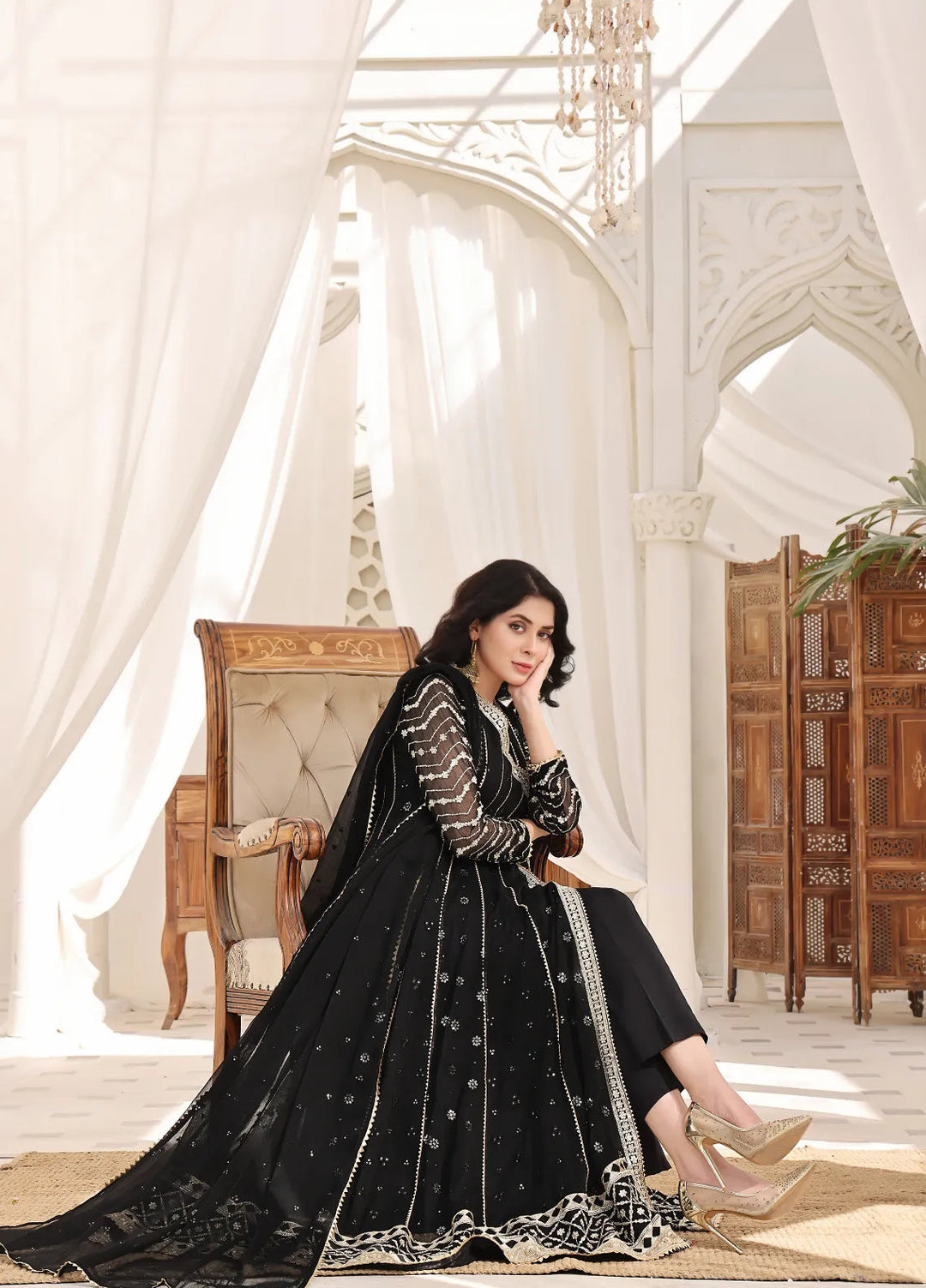 Abaan Zohan Pret Embroidered Chiffon 3 Piece Suit Nayaab Black