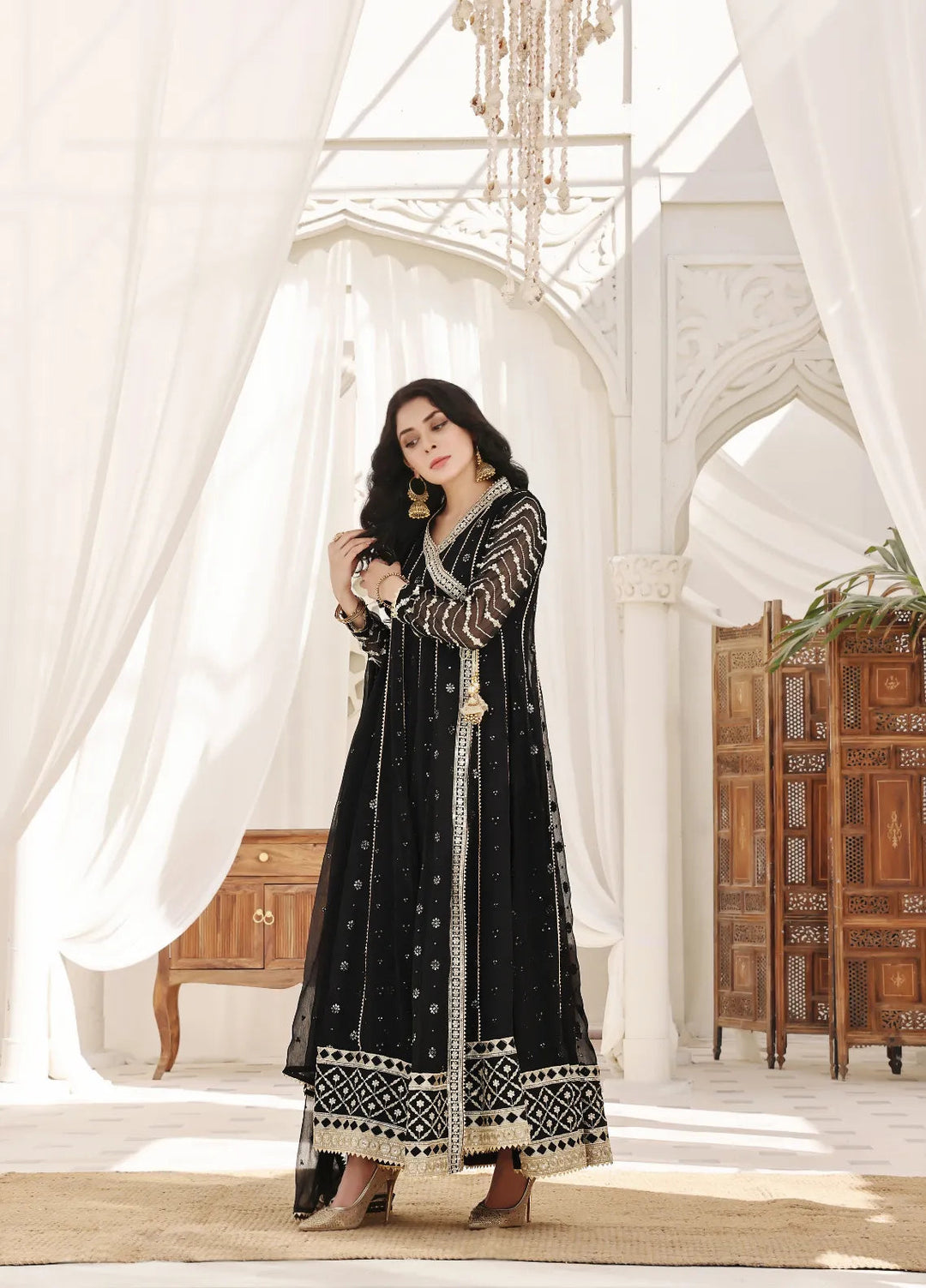 Abaan Zohan Pret Embroidered Chiffon 3 Piece Suit Nayaab Black