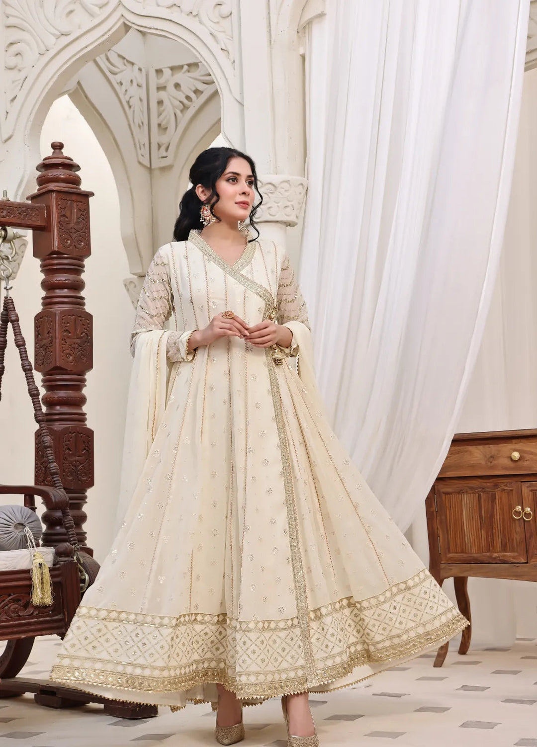 Abaan Zohan Pret Embroidered Chiffon 3 Piece Suit Nayaab Off White