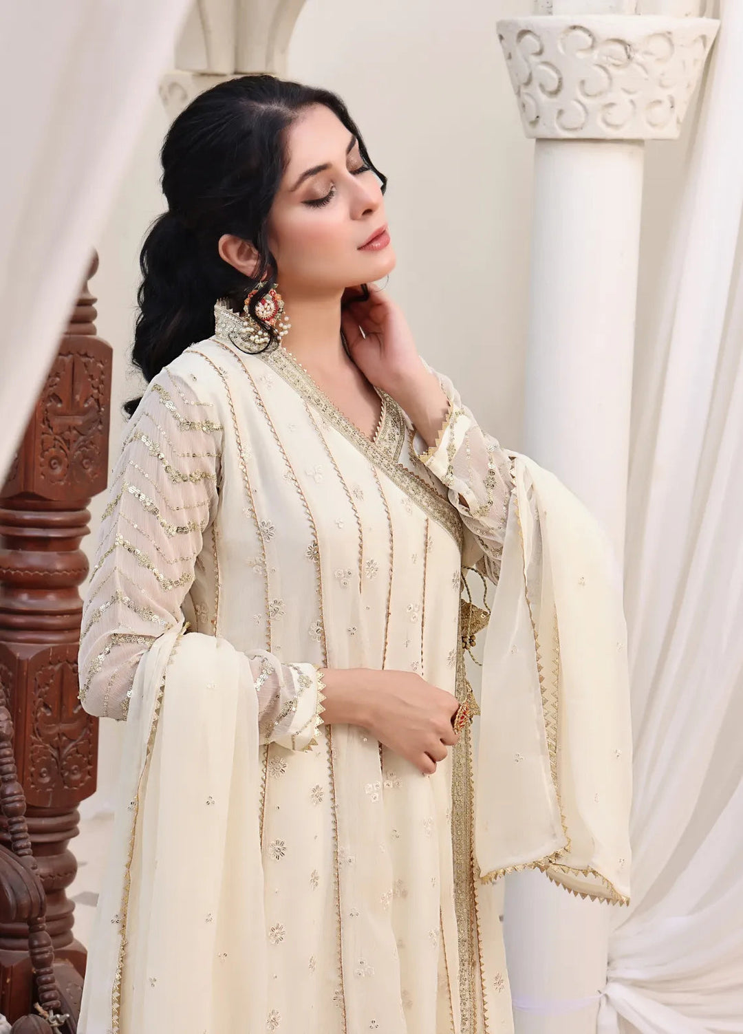 Abaan Zohan Pret Embroidered Chiffon 3 Piece Suit Nayaab Off White