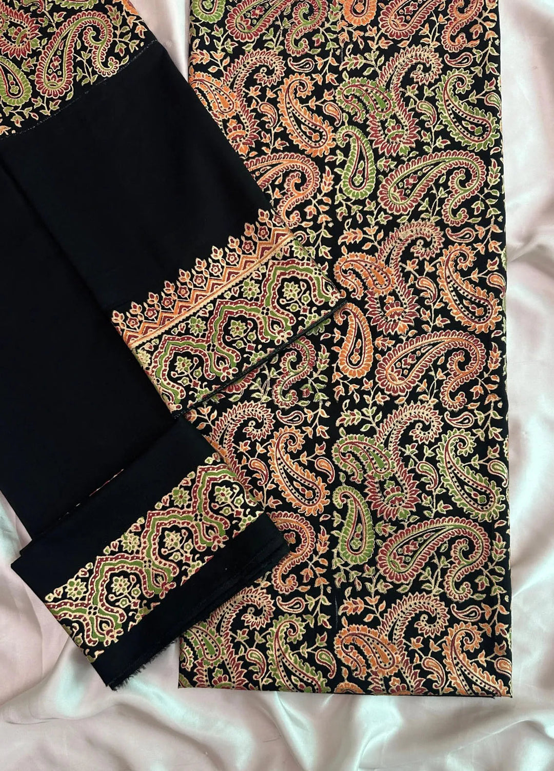 Adaa By Mahnoor Printed Cotton Lawn Suits Unstitched 2 Piece Black - Summer Collection