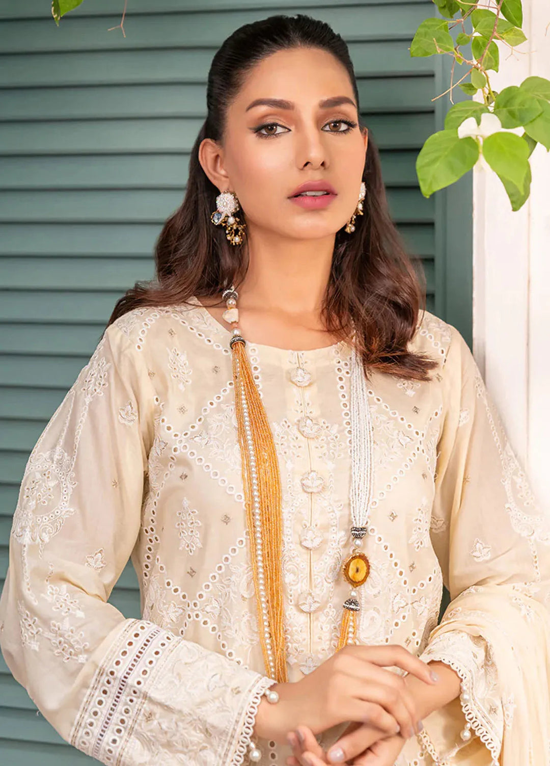 Addee Pret Embroidered Lawn 3 Piece Suit SM-048