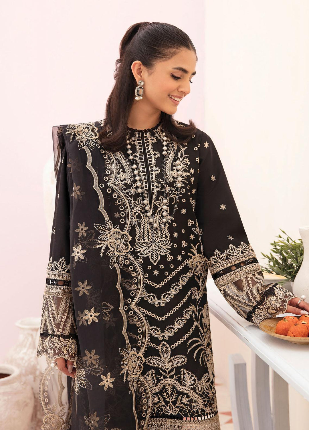 Afrozeh Embroidered Lawn Suits Unstitched 3 Piece AF23FC AL-23-V3-07 Noir - Festive Collection