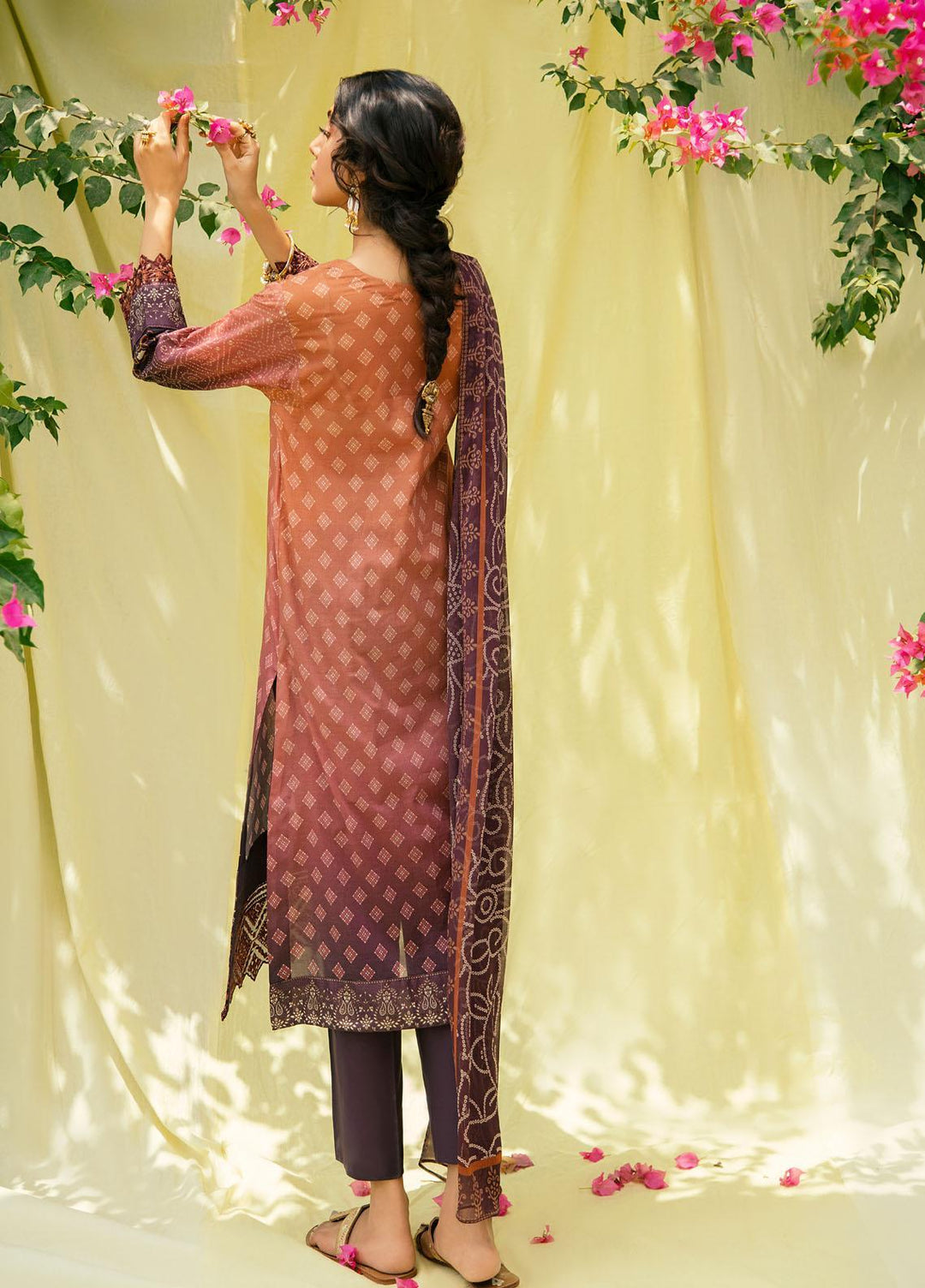 Afsanah by Iznik Embroidered Lawn Suits Unstitched 3 Piece IZ22A IAC-04 Gulmor - Summer Collection