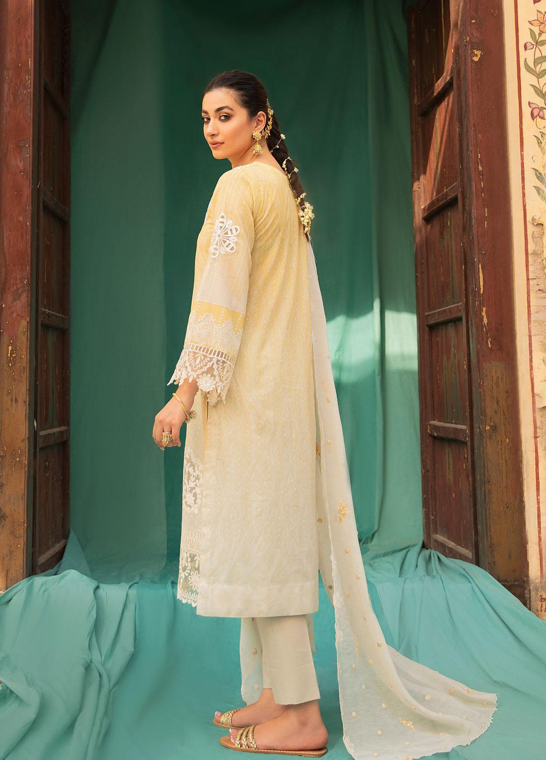 Afsanah by Iznik Embroidered Lawn Suits Unstitched 3 Piece IZ22A IAC-08 Jahanara - Summer Collection