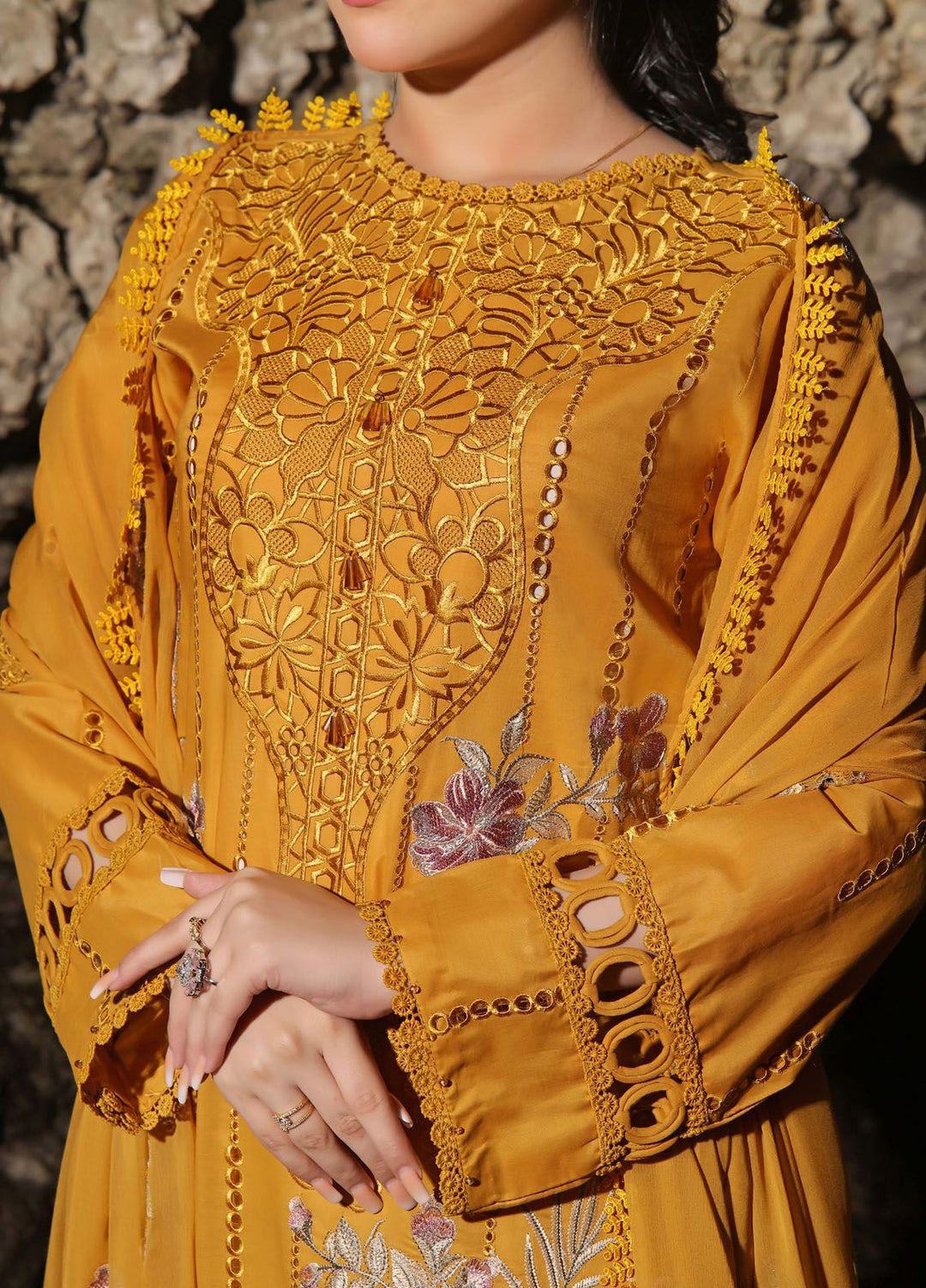 Afsoon By Humdum Embroidered Lawn Suit Unstitched 3 Piece HD24AL D-06 - Summer Collection