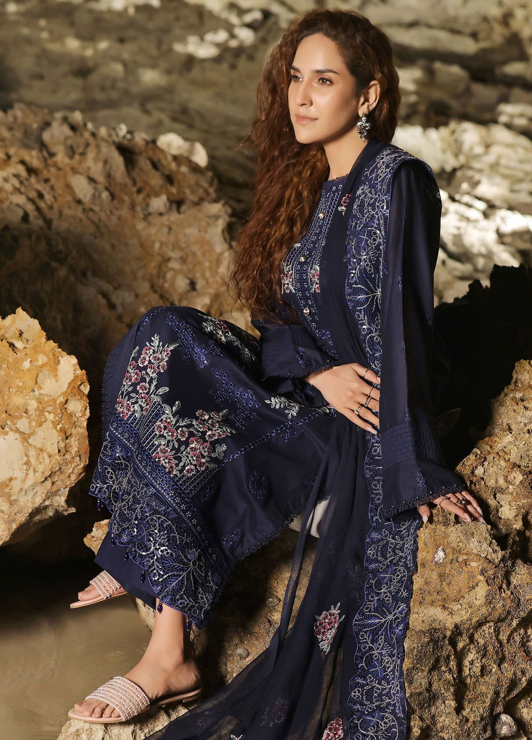 Afsoon By Humdum Embroidered Lawn Suit Unstitched 3 Piece HD24AL D-08 - Summer Collection