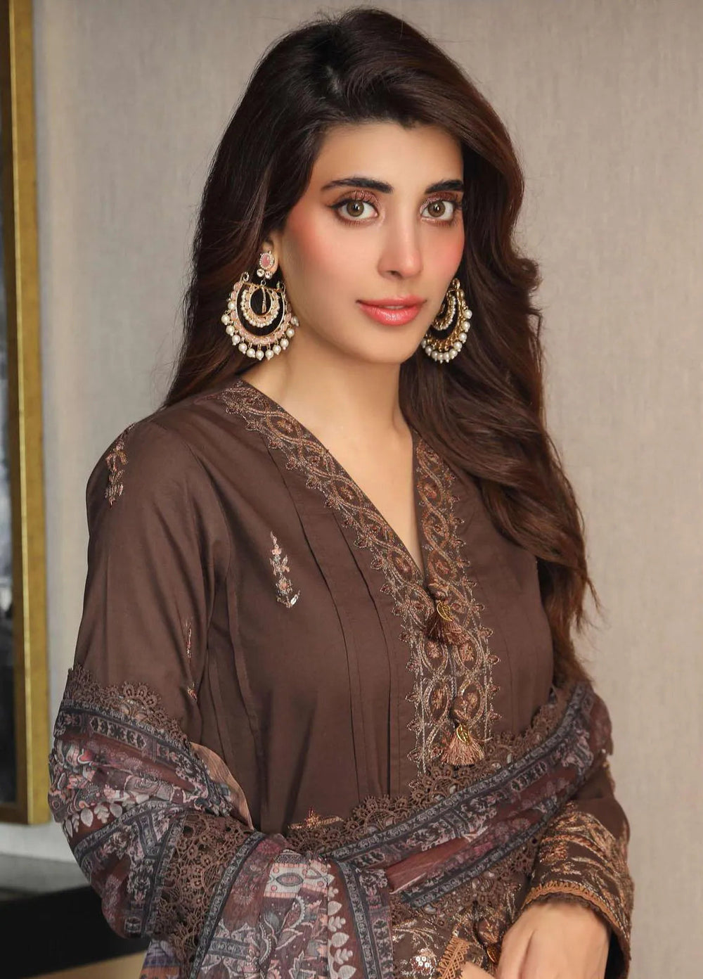 Aira By Asim Jofa Embroidered Cambric Unstitched Suit 3 Piece AJ23A AJAI-31 - Eid Collection