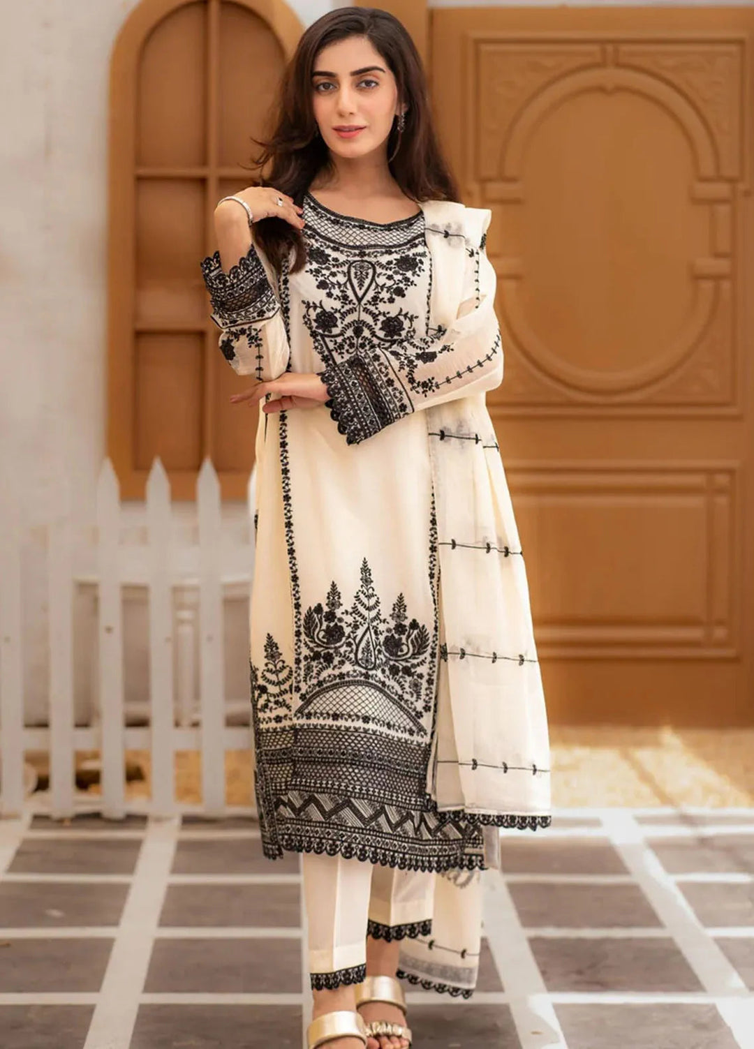 Al Harir Pret Embroidered Chiffon 3 Piece Suit Ayeza Off white