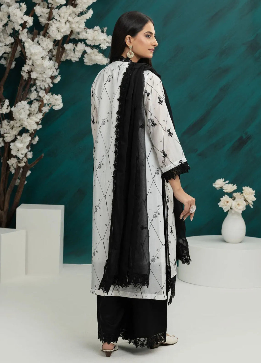 Al Harir Pret Embroidered Raw Silk 3 Piece Suit Saroor