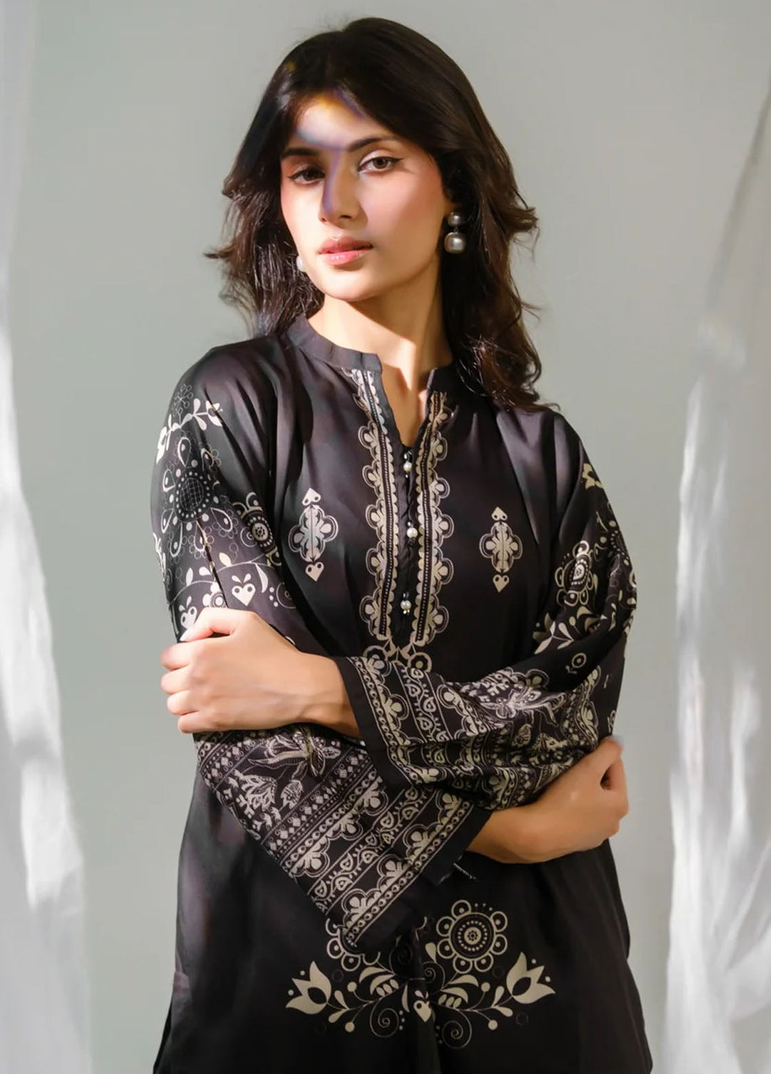 Amal Pret Printed Blended Lawn 2 Piece Suit Velour