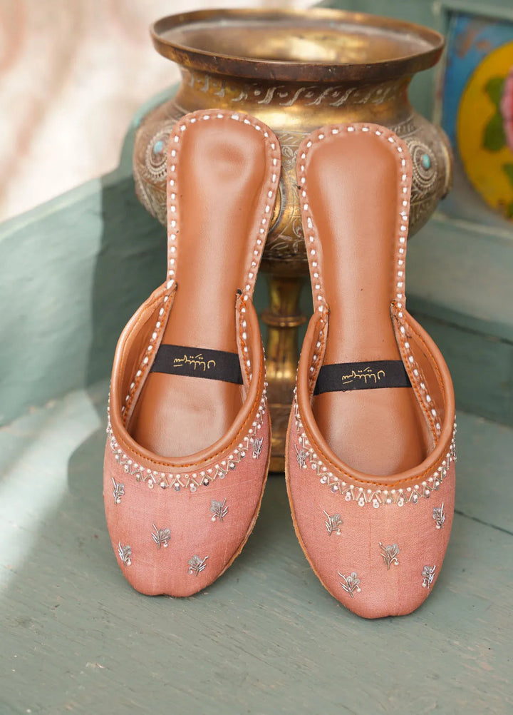 Anarkali by Saheliyan Women Khussa Mirha