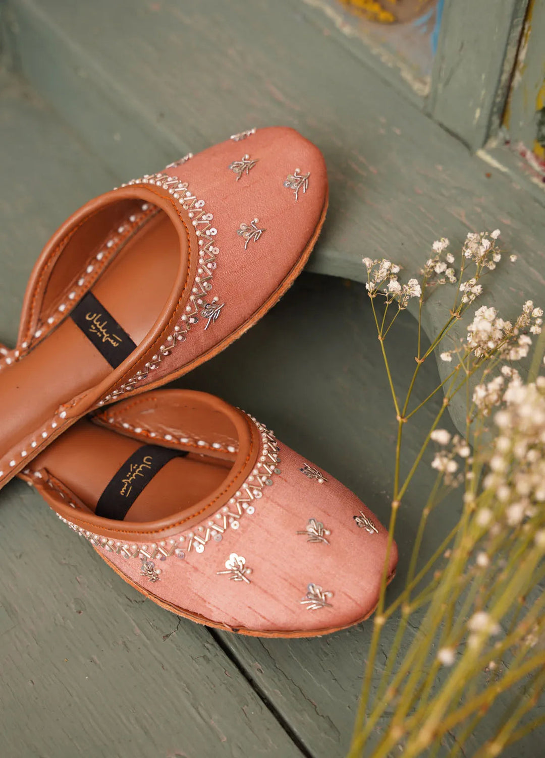 Anarkali by Saheliyan Women Khussa Mirha