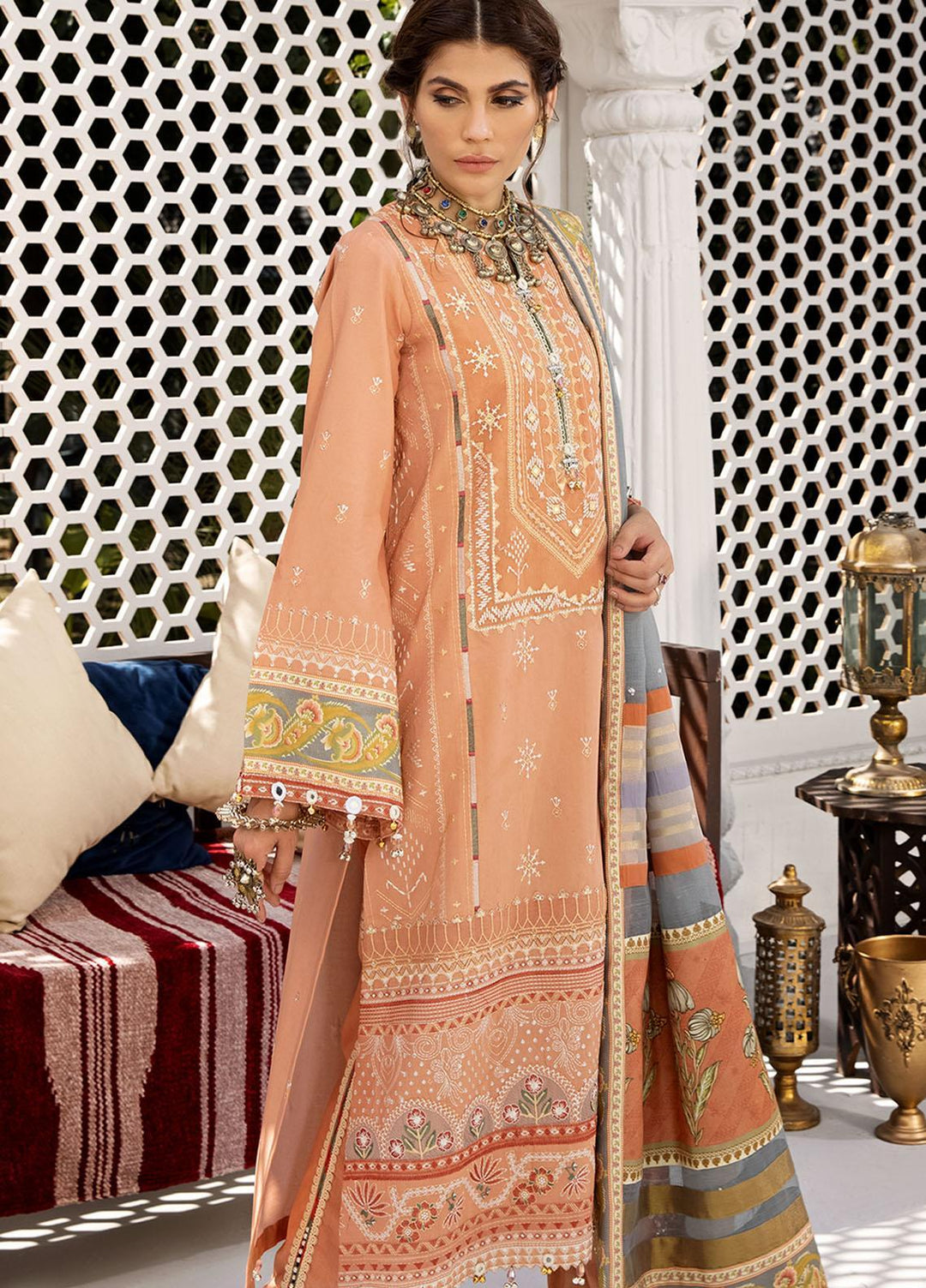 Anaya By Kiran Chaudhry Embroidered Lawn Suits Unstitched 3 Piece AKC21E AE21-08 AYLA - Luxury Collection