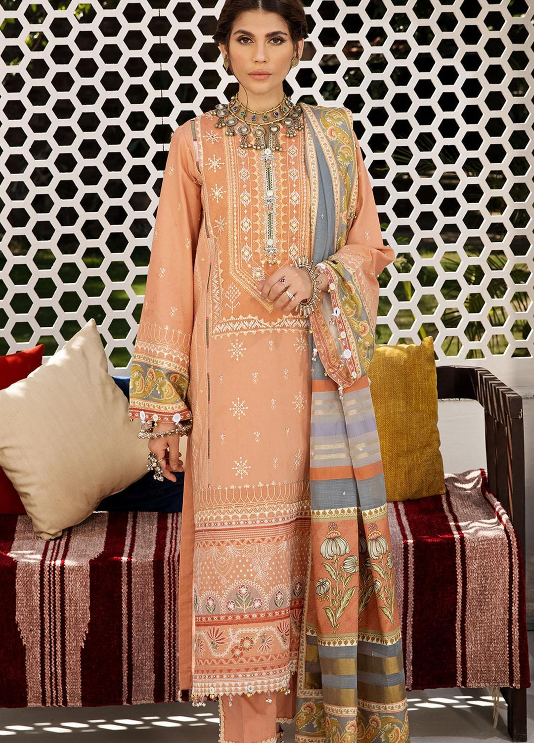 Anaya By Kiran Chaudhry Embroidered Lawn Suits Unstitched 3 Piece AKC21E AE21-08 AYLA - Luxury Collection