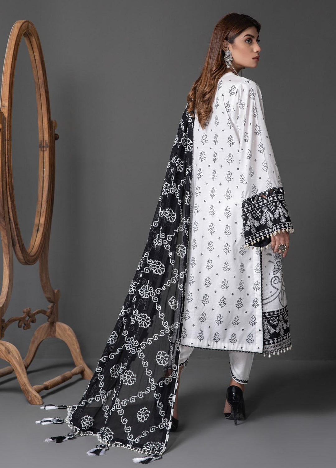 Monochrome Mystique By Anaya Embroidered Lawn Suits Unstitched 3 Piece AKC22MM ALM21-03-Amira - Black & White Collection