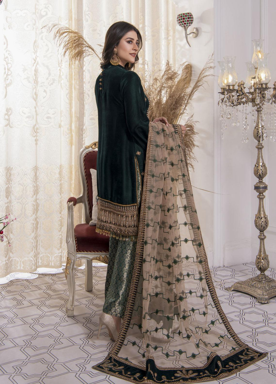 Andaaz by Lussoro Embroidered Velvet Suits Unstitched 3 Piece LR22VU Royal Glint -01 - Luxury Velvet Collection