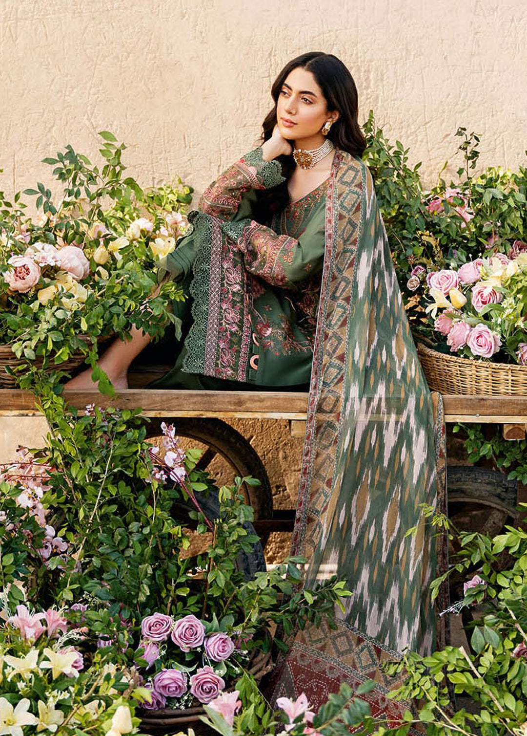 Andaaz By Ramsha Embroidered Lawn Suits Unstitched 3 Piece RSH23-A6 Z-602 - Luxury Collection