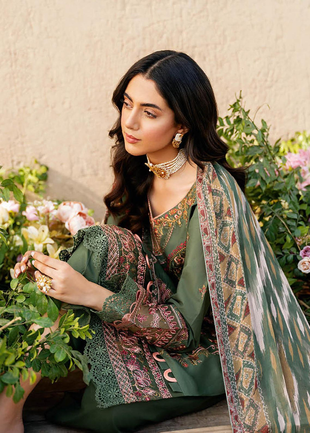 Andaaz By Ramsha Embroidered Lawn Suits Unstitched 3 Piece RSH23-A6 Z-602 - Luxury Collection