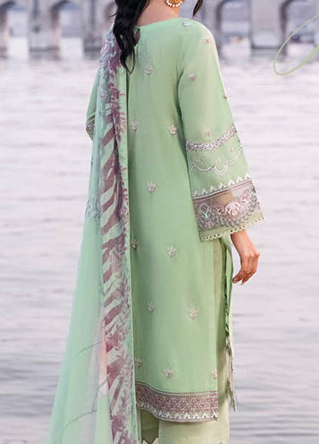 Andaaz By Ramsha Embroidered Lawn Suits Unstitched 3 Piece RSH23-A6 Z-609 - Luxury Collection