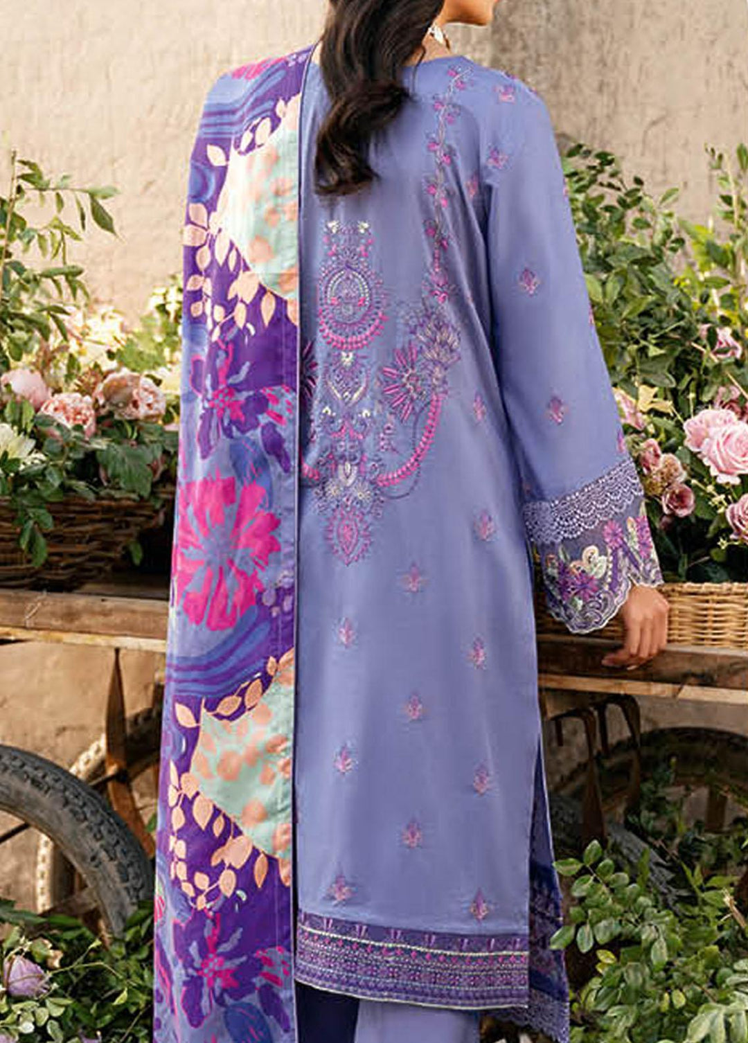 Andaaz By Ramsha Embroidered Lawn Suits Unstitched 3 Piece RSH23-A6 Z-610 - Luxury Collection