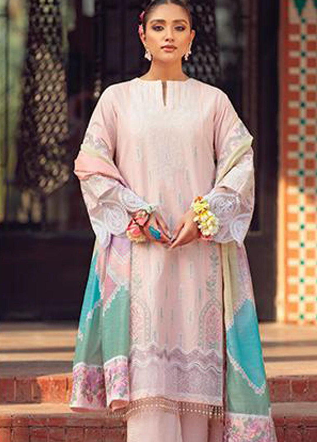 Angan By Noorangi Embroidered Lawn Suits Unstitched 3 Piece NG22A NRASS-01 - Premium Collection