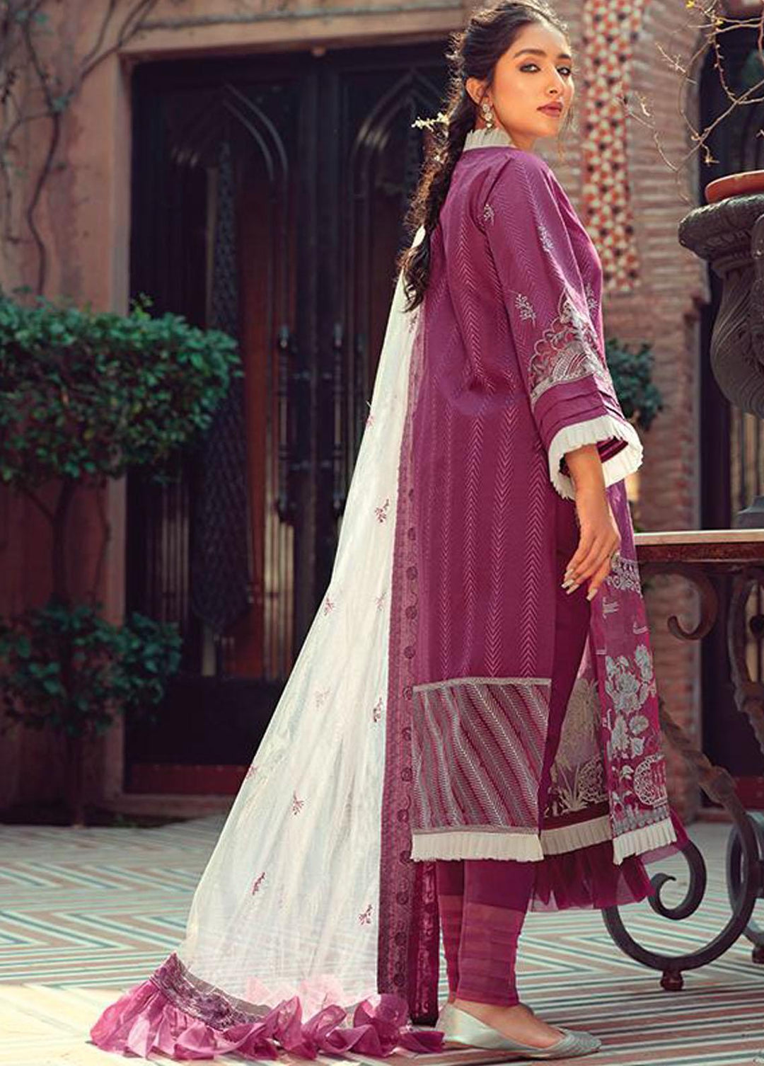 Angan By Noorangi Embroidered Lawn Suits Unstitched 3 Piece NG22A NRASS-03 - Premium Collection