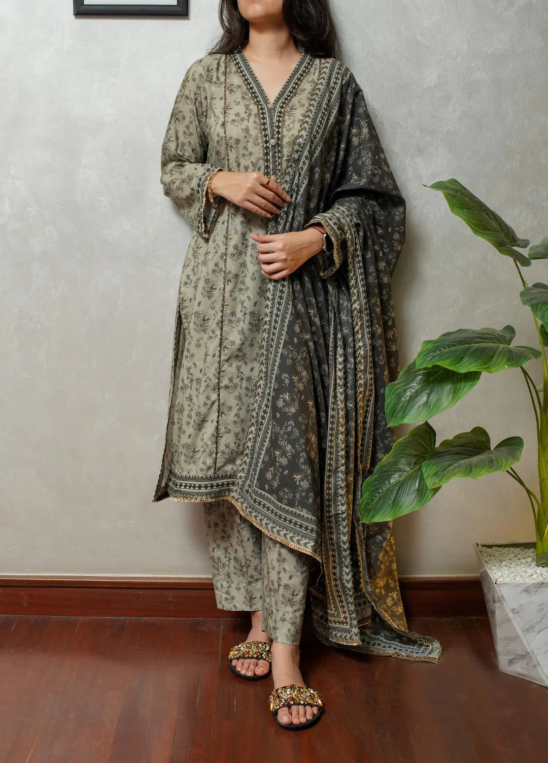 Annafeu Apparels Printed Cambric Suits Unstitched 3 Piece ICV01-002 - Summer Collection