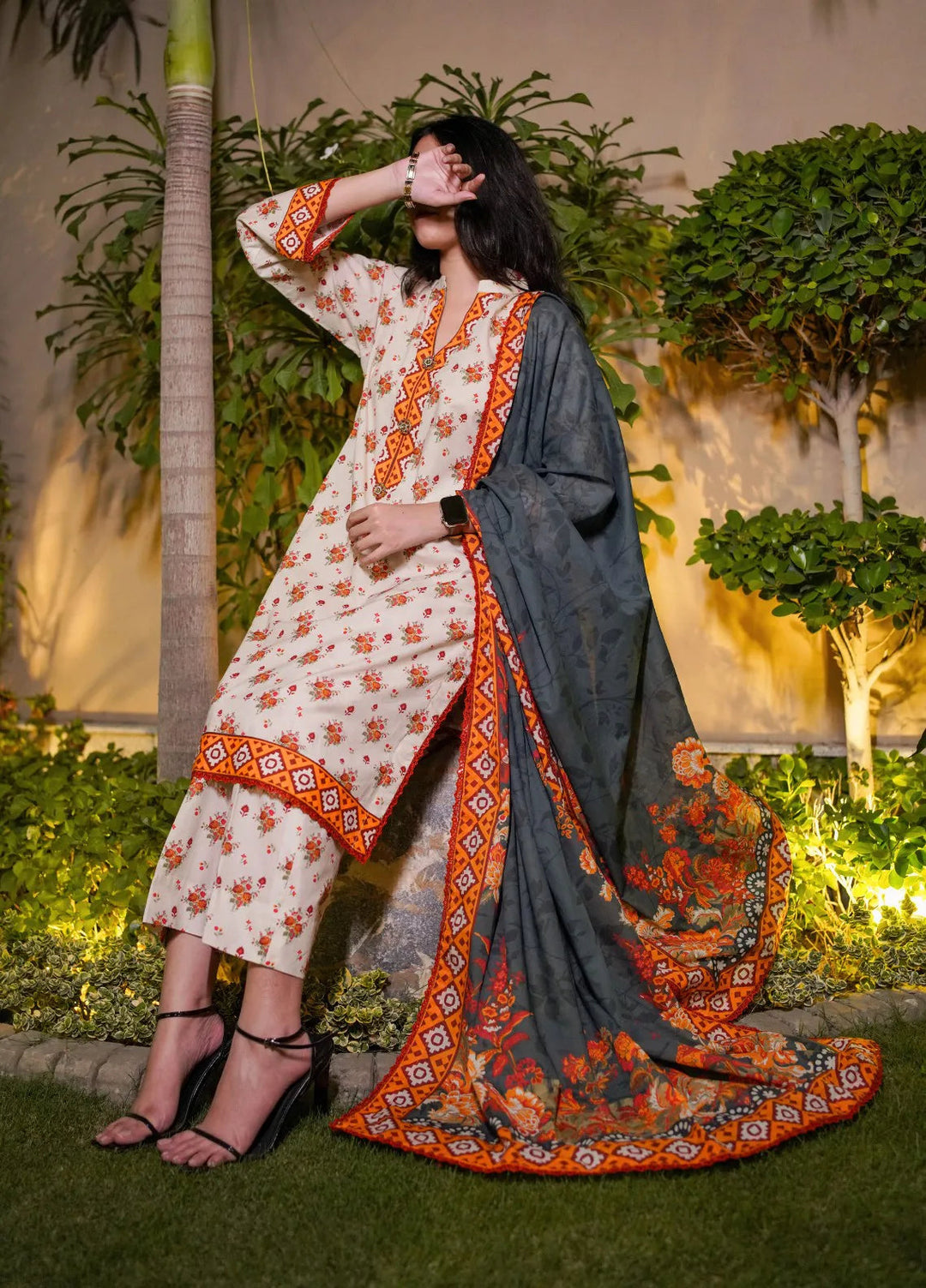 Annafeu Apparels Printed Cambric Suits Unstitched 3 Piece ICV01-003 - Summer Collection