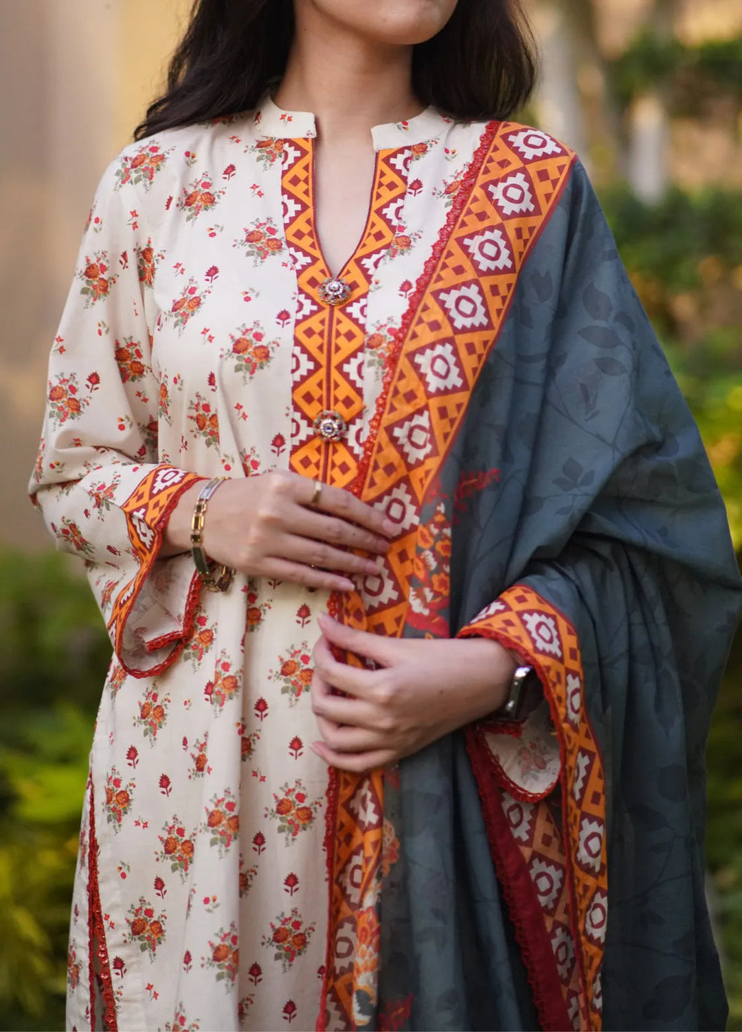 Annafeu Apparels Printed Cambric Suits Unstitched 3 Piece ICV01-003 - Summer Collection