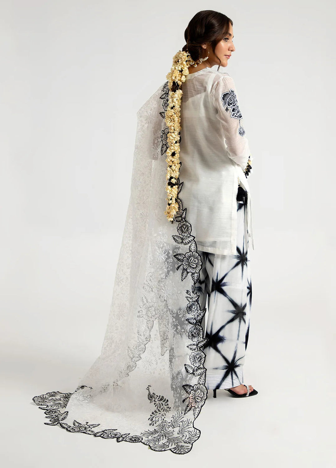 Arif Ashraf Pret Embroidered Cotton Silk 3 Piece Suit Safaid