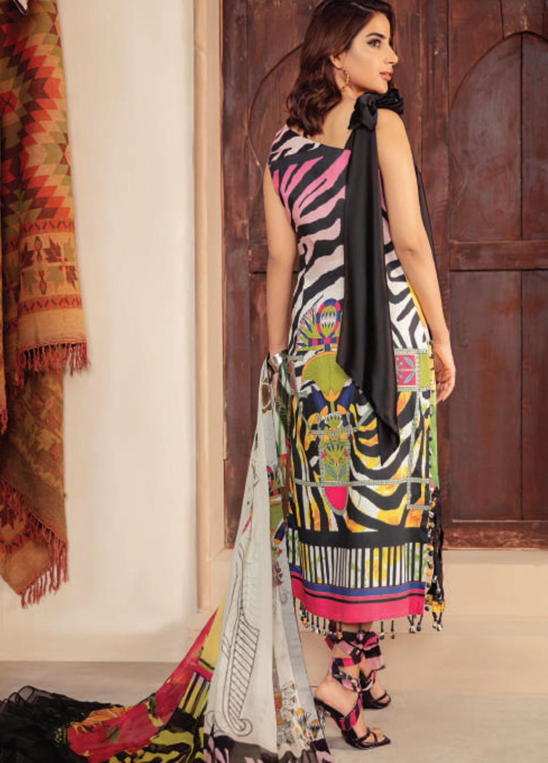 Asifa & Nabeel Embroidered Cambric Cotton Suits Unstitched 3 Piece AN21BF CB-04A - Winter Collection