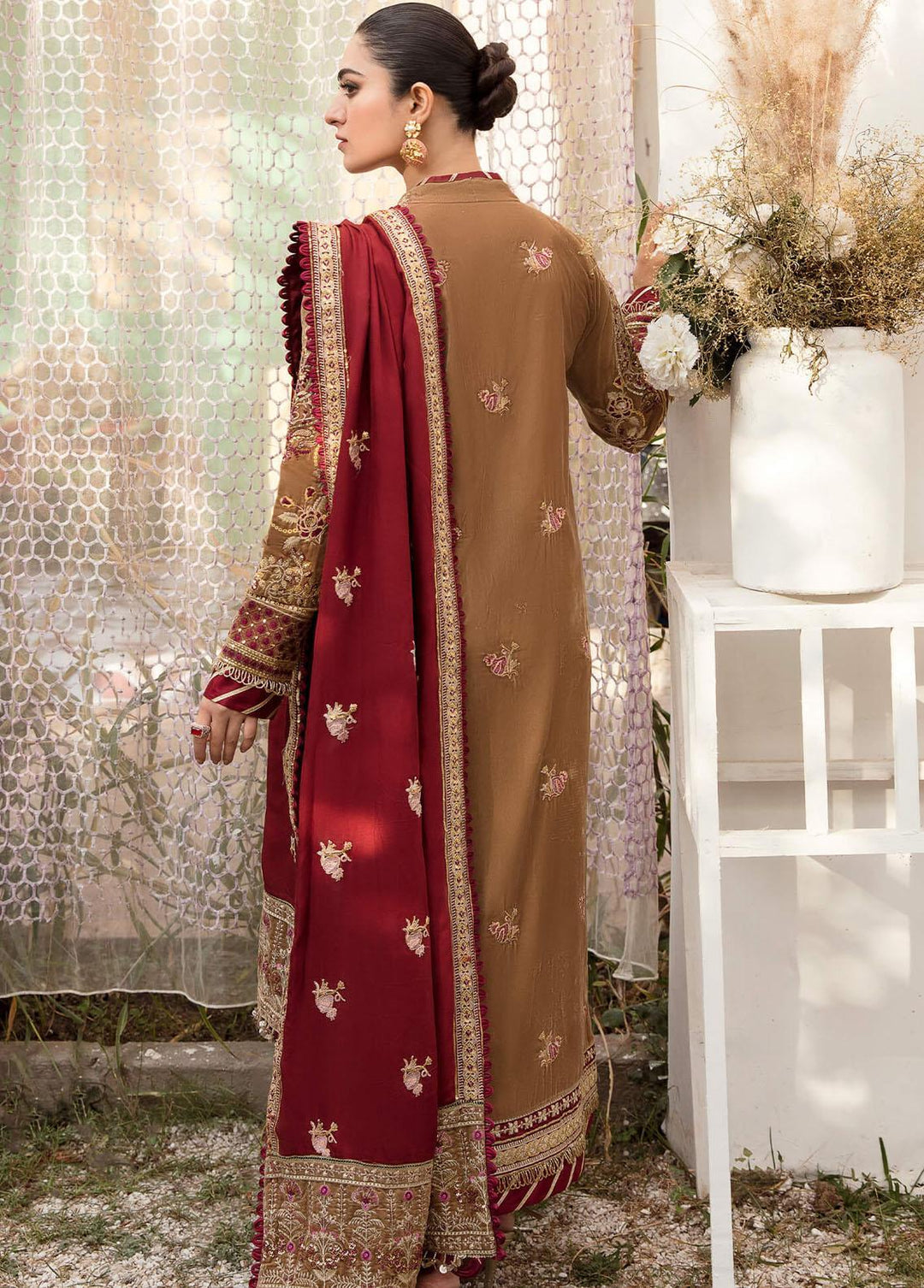 Asifa & Nabeel Embroidered Velvet Suits Unstitched 3 Piece AN22V VC-02 - Luxury Collection