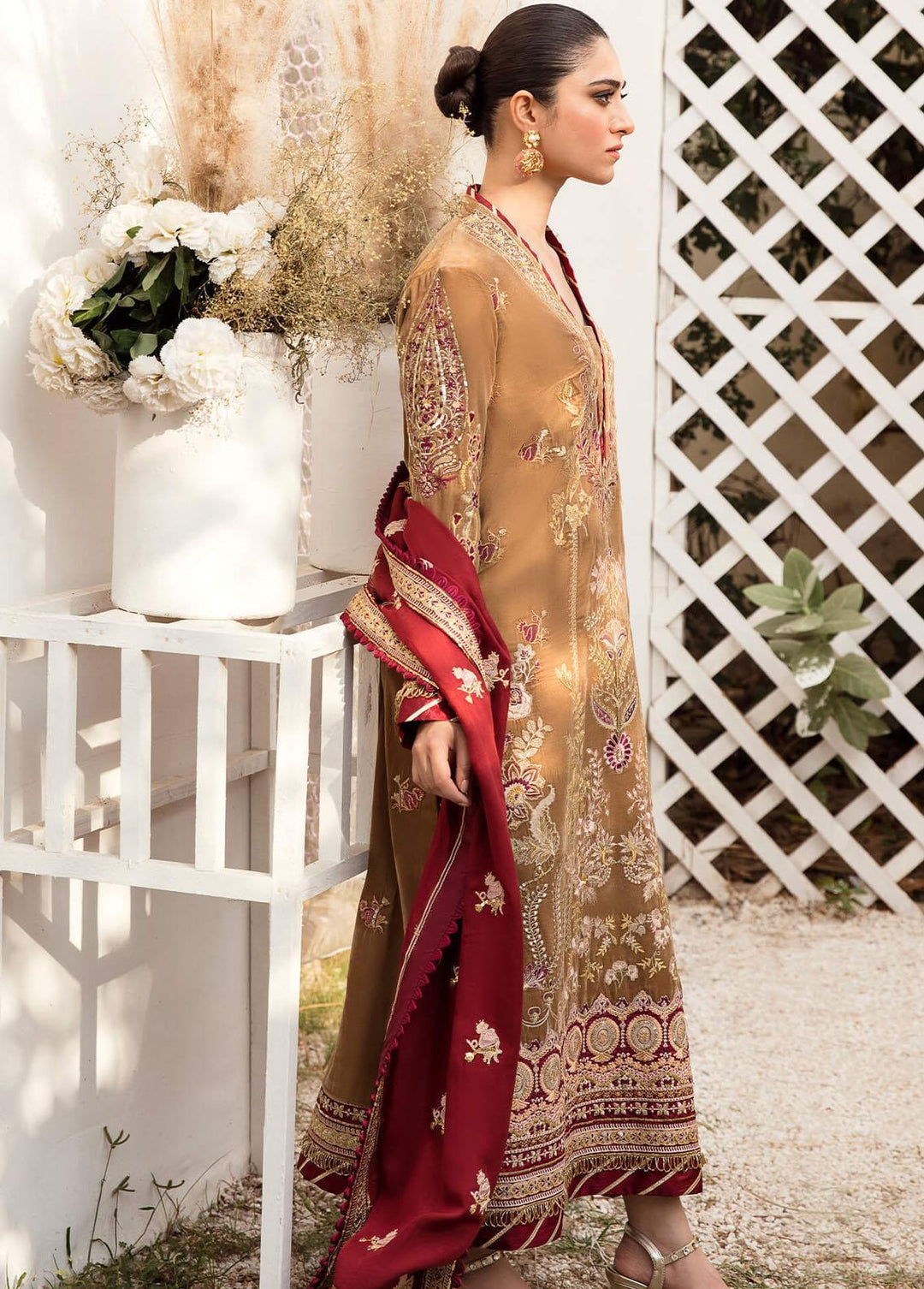 Asifa & Nabeel Embroidered Velvet Suits Unstitched 3 Piece AN22V VC-02 - Luxury Collection